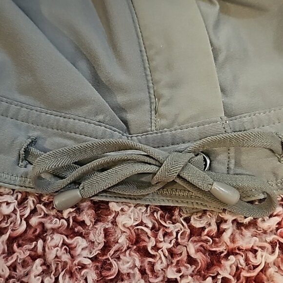 Columbia Omni-Shield Gray Skorts Size 8 FLAW - Picture 6 of 9